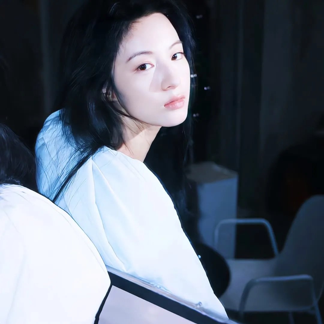 小犬与女孩